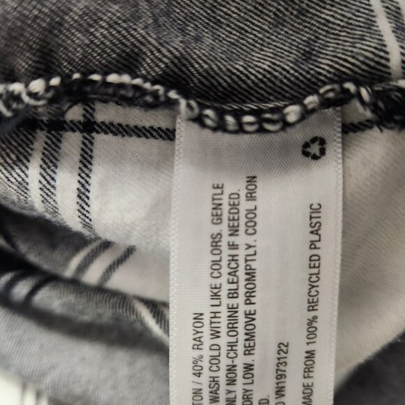 Ava & Viv Black and White Cozy Flannel Plaid Button Down Shirt X - Picture 8 of 8
